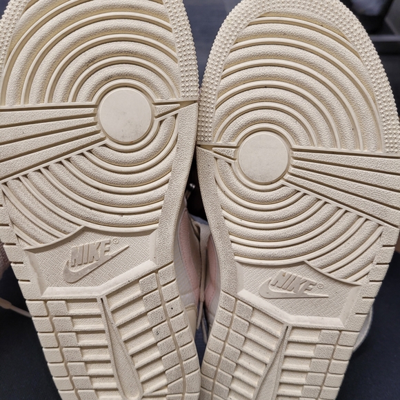 Jordan Cream and Pink Women's Sneakers - Picture 7 of 10